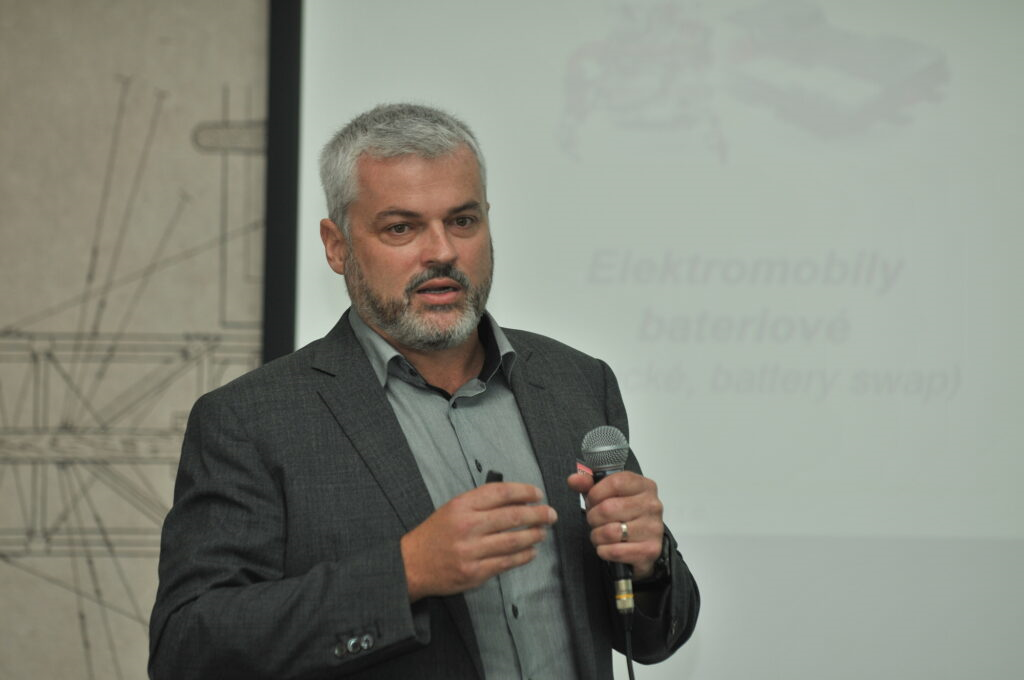 Business Academy: Čistá mobilita v číslech