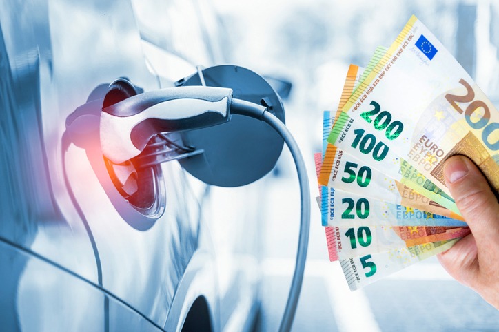 Business Car: Miliarda na elektromobily (3/22)